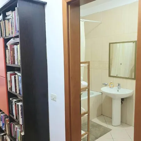 Lovely 2-bedroom In Center Daire Tiran