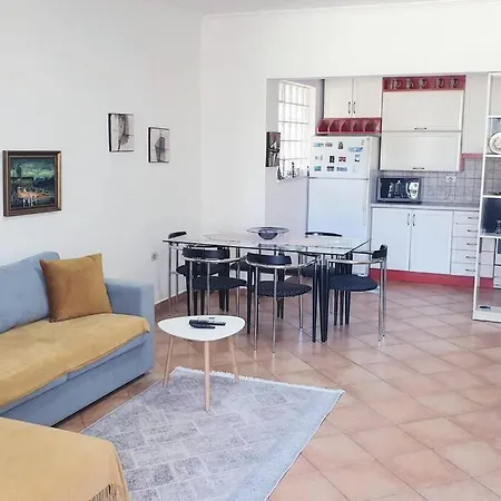 Lovely 2-bedroom In Center Appartamento *