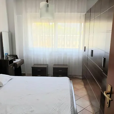 Lovely 2-bedroom In Center Daire *