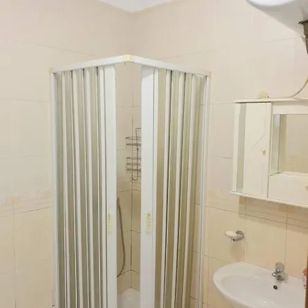 Διαμέρισμα Lovely 2-bedroom In Center *